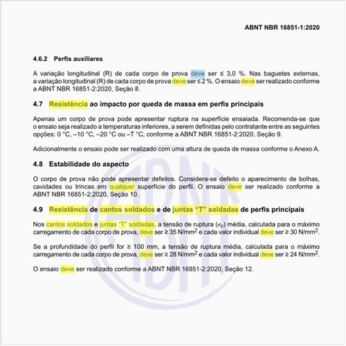 Qual deve ser a resistência de cantos soldados e de juntas “T” soldadas de perfis principais?