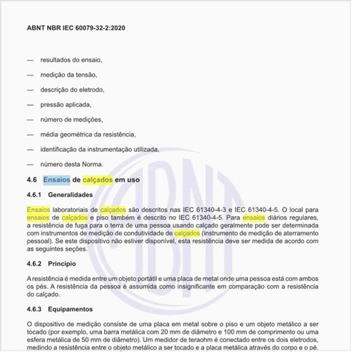 Como devem ser executados os ensaios de calçados em uso?
