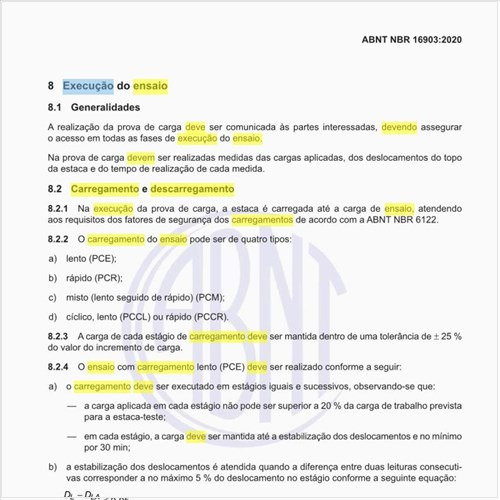 Na execução do ensaio, como deve ser o carregamento e o descarregamento?