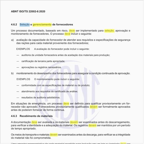 Como deve ser gerenciada a seleção e o gerenciamento de fornecedores?