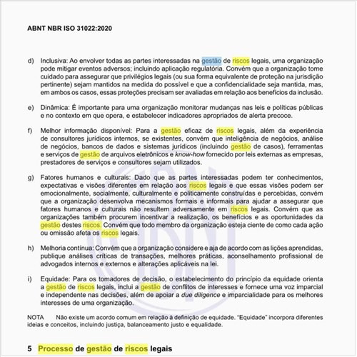 Como deve ser executado o processo de gestão de riscos legais?