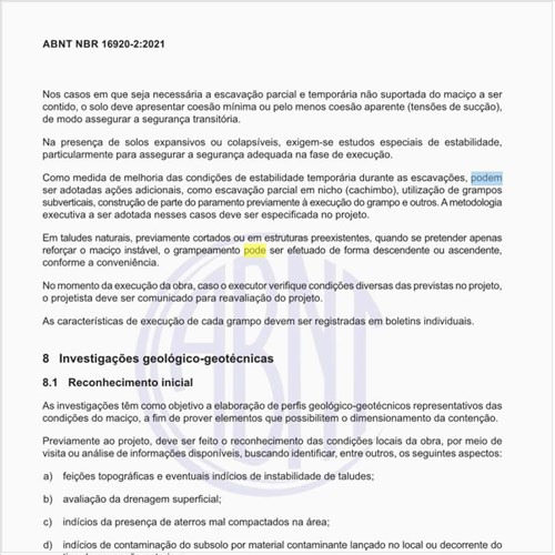 Como pode ser obtida a resistência da interface solo-grampo (qs)?