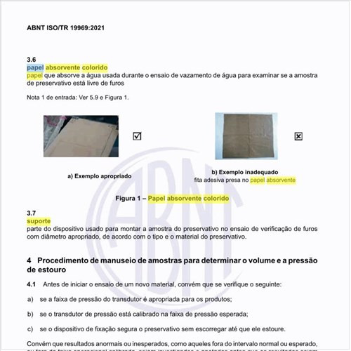 Por que usar o papel absorvente colorido no ensaio?