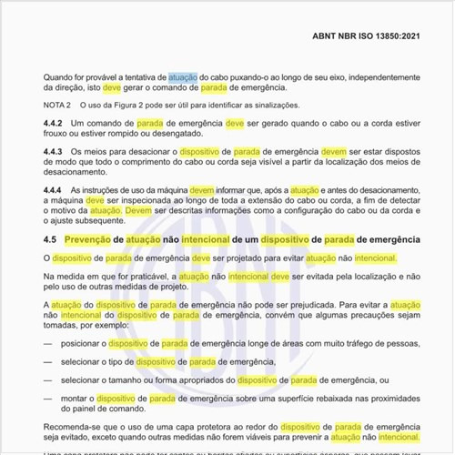Como deve ser executada a prevenção de atuação não intencional de um dispositivo de parada de emergência?