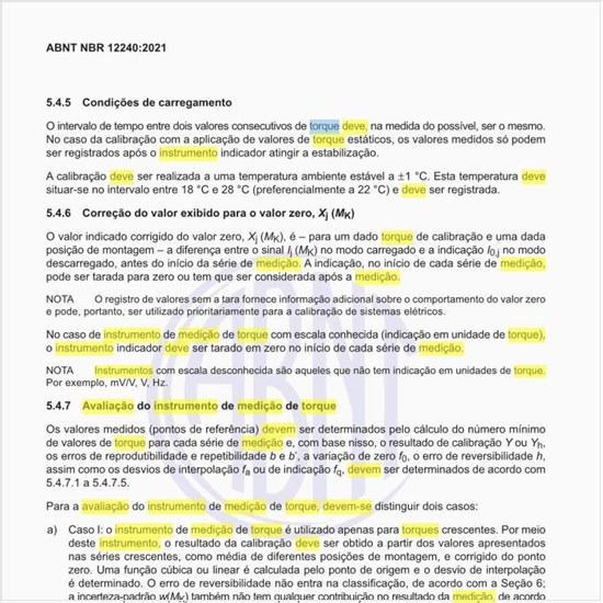 Como deve ser feita a avaliação do instrumento de medição de torque