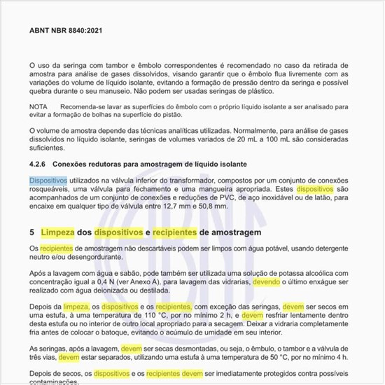 Como deve ser feita a limpeza dos dispositivos e recipientes de amostragem?