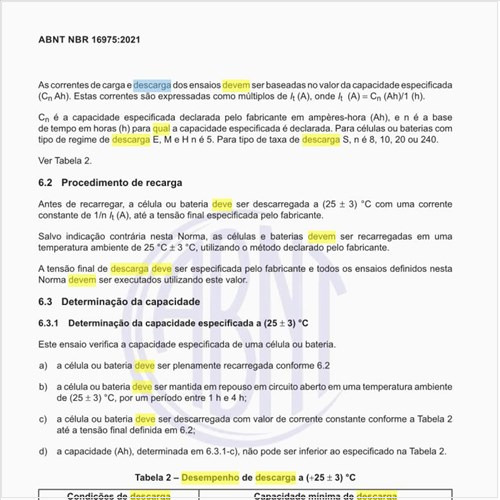 Qual deve ser o desempenho de descarga a (+25 ± 3) °C?