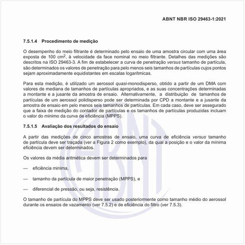 Como deve ser executado o procedimento de medição para o desempenho do meio filtrante?