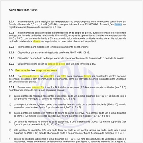 Como deve ser a preparação dos corpos-de-prova da sala-cofre e do cofre para hardware?