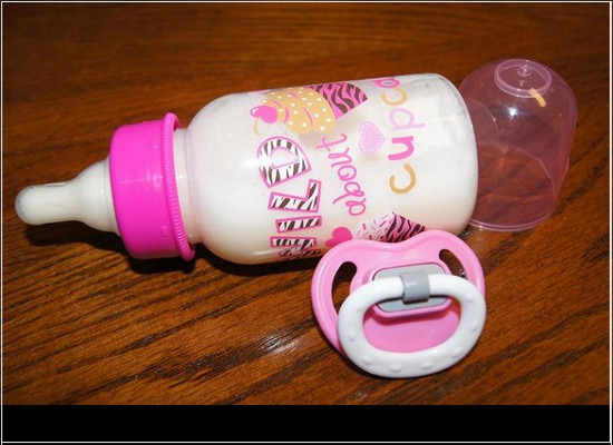 Protegendo as crianças brasileiras: chupetas e mamadeiras são obrigadas a cumprir as normas técnicas