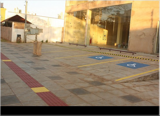 NBR 16537 de 6/2016: as diretrizes para a sinalização tátil no piso