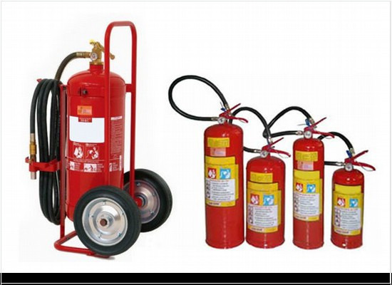 Os requisitos para os extintores de incêndio portáteis e sobre rodas