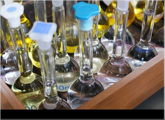 NBR 11589 (NB1244) de 04/2017: preparação, padronização e estocagem de soluções para análises químicas