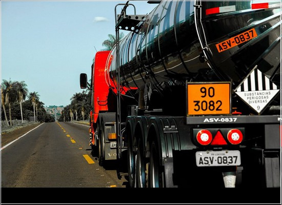 As normas técnicas para o transporte de ácido fluorídrico e de resíduos