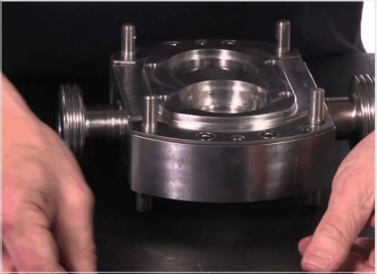 A selagem para as bombas centrífugas e rotativas