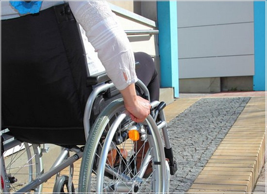 A acessibilidade a edificações e equipamentos urbanos