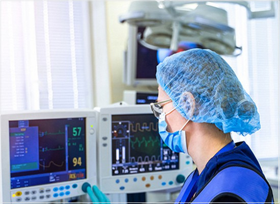 Os equipamentos eletromédicos em serviços de emergência