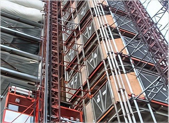 A segurança dos elevadores de canteiros de obras para pessoas e materiais