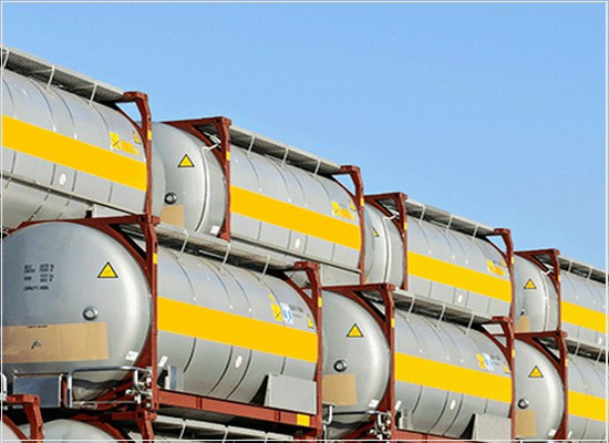 O armazenamento de líquidos inflamáveis em tanques, vasos e recipientes portáteis