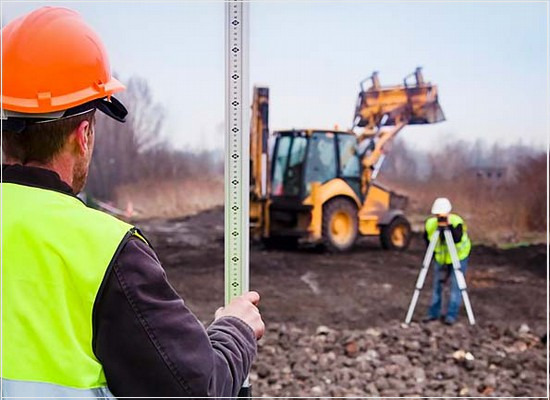 O procedimento para a locação topográfica de obras de terraplenagem