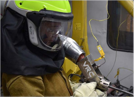 A conformidade da vestimenta de proteção contra os perigos de um arco elétrico