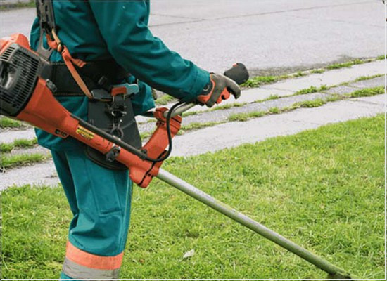 A marcação de lâminas metálicas inteiriças para roçadeiras manuais portáteis