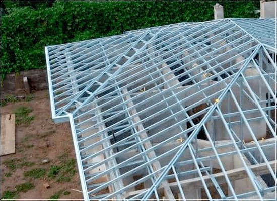 O dimensionamento das estruturas de aço com perfis formados a frio