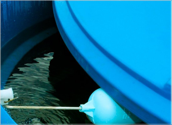 As exigências para as torneiras de boia instaladas em reservatórios de edificações