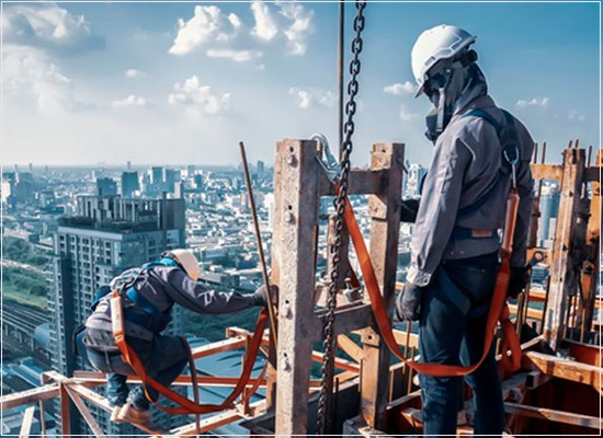 Os sistemas provisórios de proteção de periferia para a segurança em obras