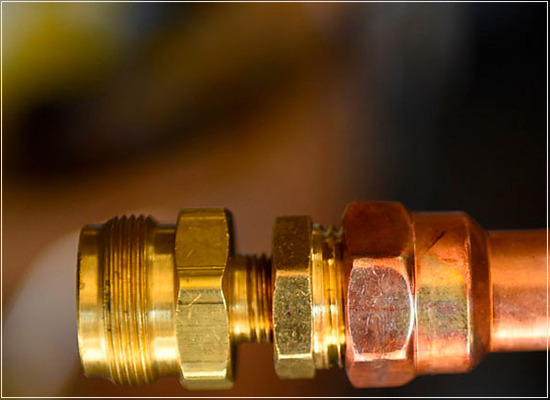 As conexões de cobre e ligas de cobre com acoplamento por compressão