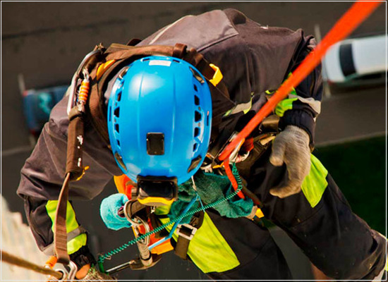 O procedimento seguro para a aplicação do acesso por corda