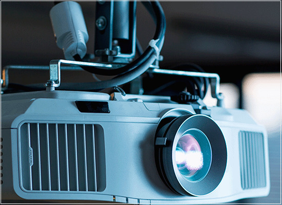 As informações a serem incluídas nas folhas de especificação dos projetores