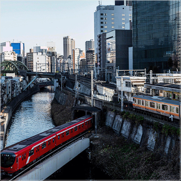 As ações devidas ao tráfego de veículos ferroviários e metroferroviários em estruturas