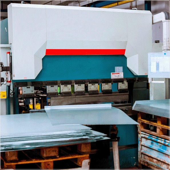 A conformidade das prensas-dobradeiras hidráulicas